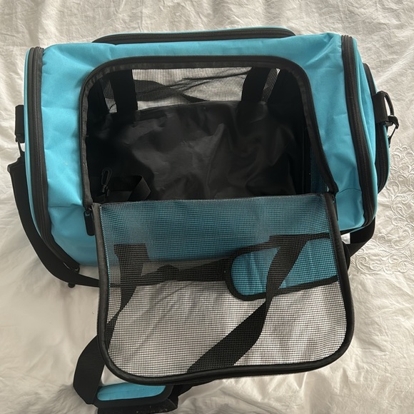 Blue Henkelion Pet Carrier - Picture 6 of 10